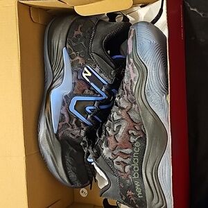 Basketball Shoes NEW in BOX Women's 8.5